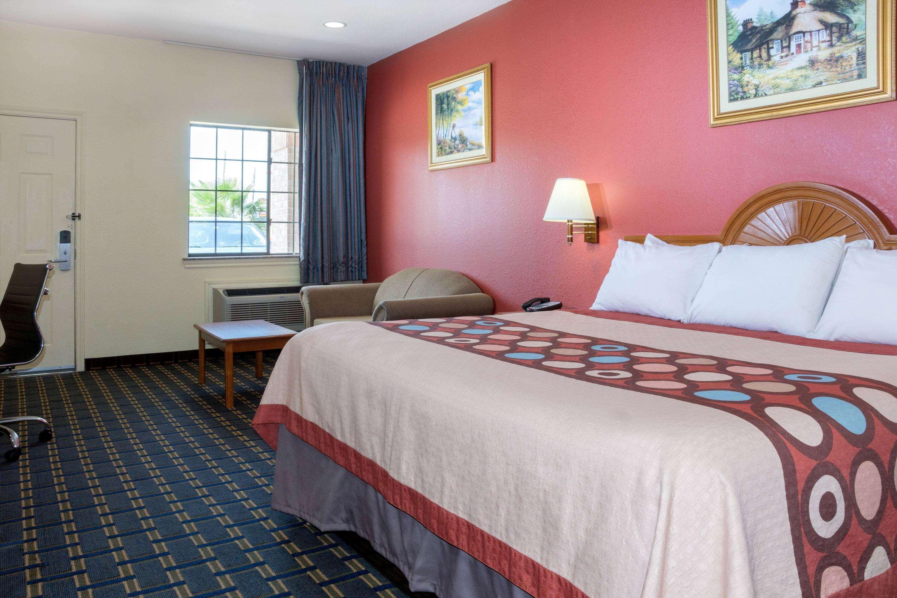 Super 8 By Wyndham Stafford Sugarland Area Hotel Bagian luar foto