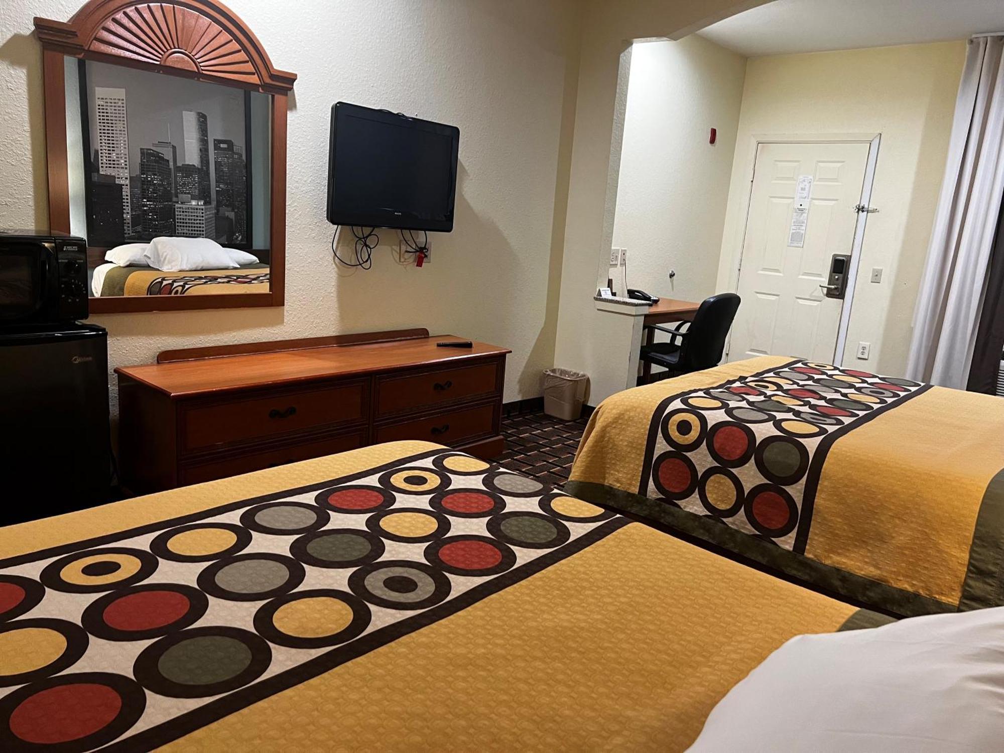 Super 8 By Wyndham Stafford Sugarland Area Hotel Bagian luar foto
